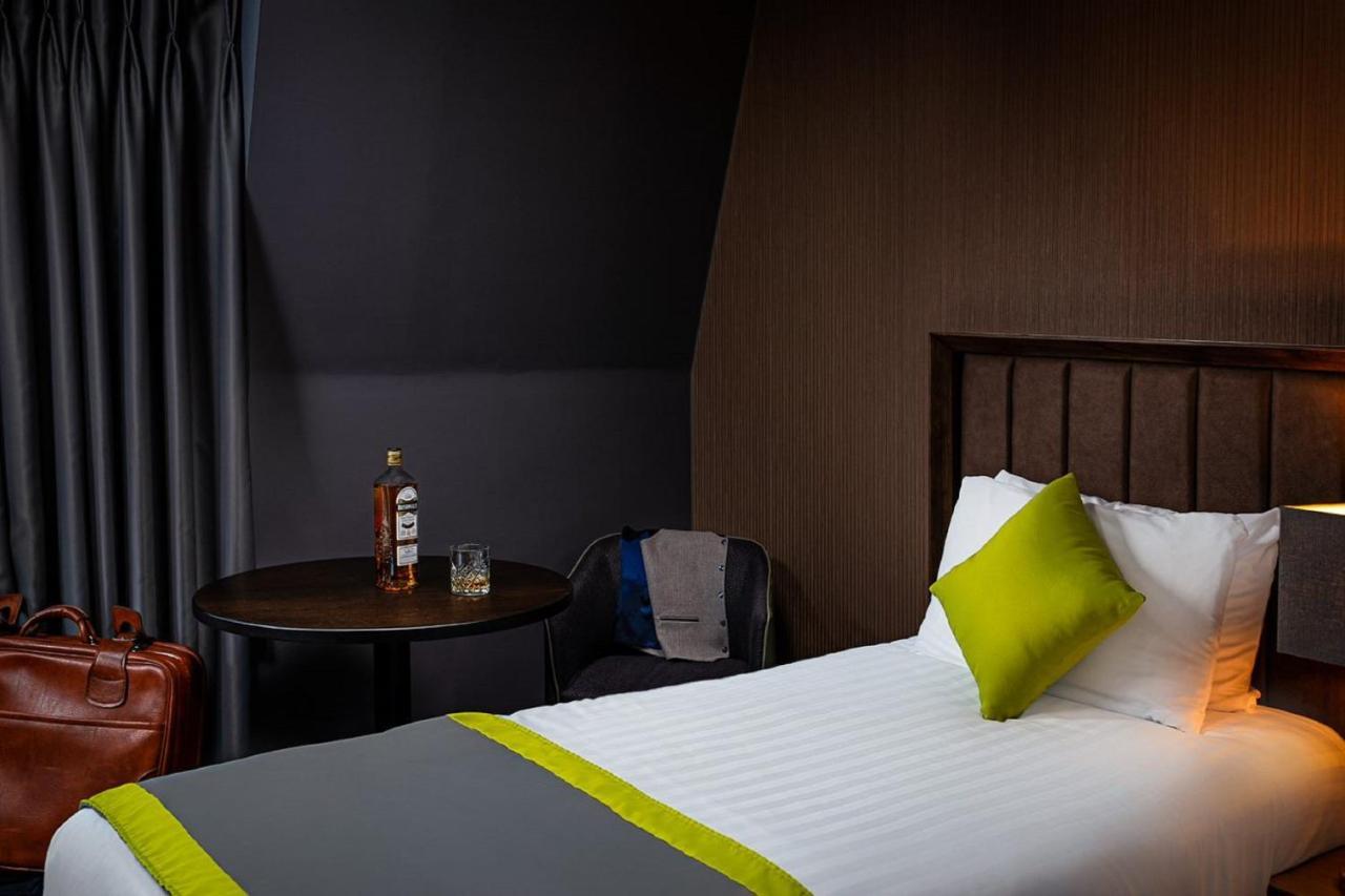 Midlands Park Hotel Порт-Лиише Экстерьер фото