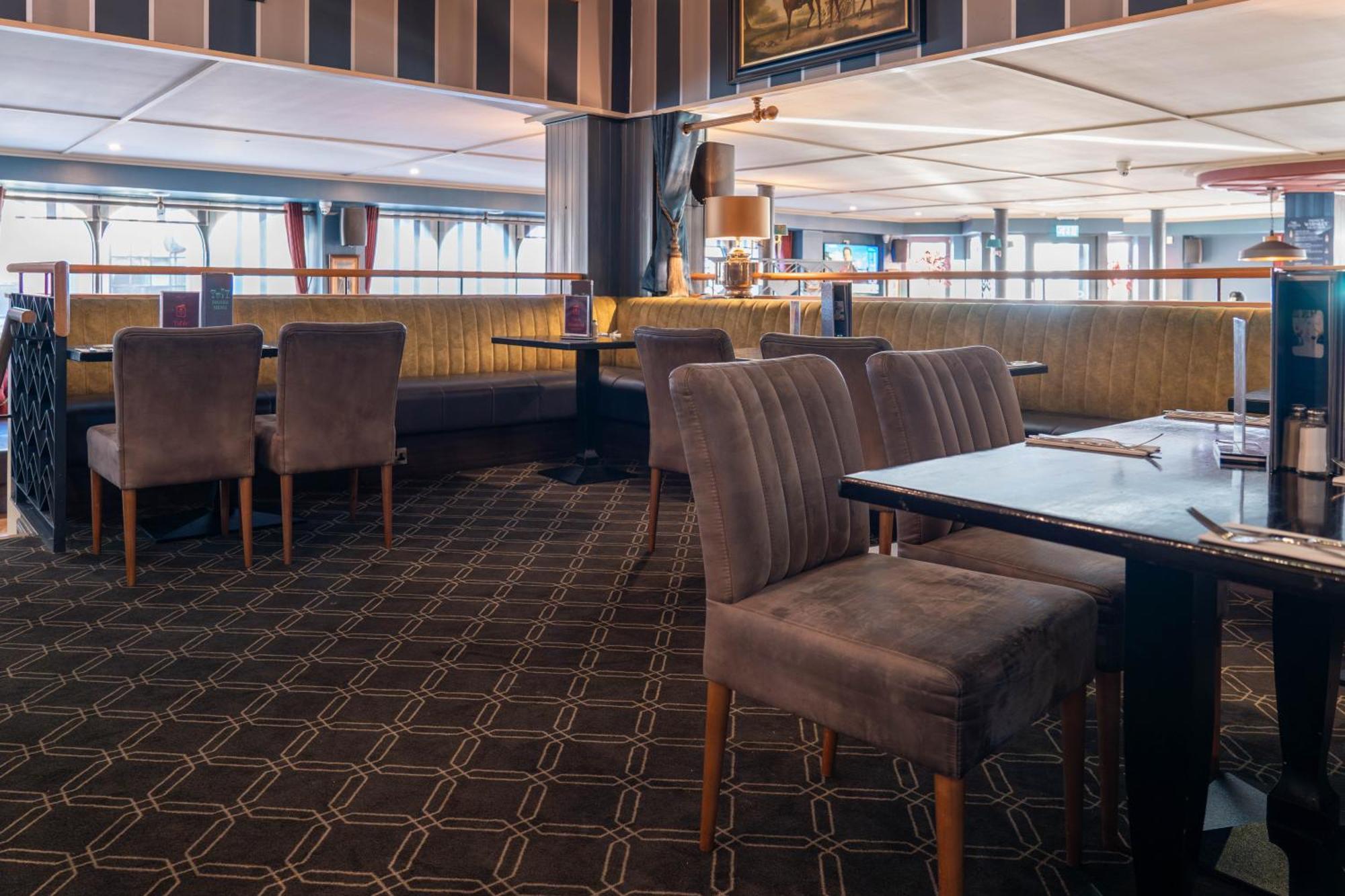 Midlands Park Hotel Порт-Лиише Экстерьер фото